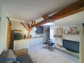 Kamienica "Pod dębem" - Image 1