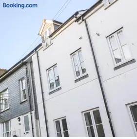 Falmouth Retreat - Family stays - Image 3