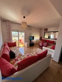 appartement moderne avec piscine et vue sur mer - Image 1