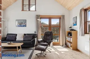 Cozy Holiday Home Near Forest And Beach - Image 4
