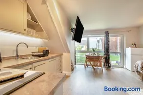 3 Bed in Corton oc-s32347 - Image 1