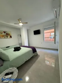 Apartamento África en centro moderno con balcón - Image 5