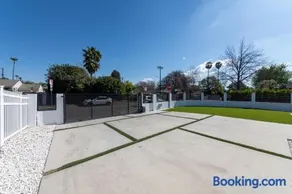 Gated Private Home next to Universal Studios - Image 3