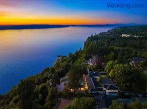 远山蓬莱 I Seattle Resort style Ocean View Retreat - Image 1