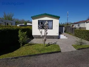 Cozy chalet near Amsterdam at Camping Venhop - Image 3