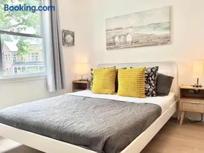 The Cozy Loft - 2 Guests - AC - 5 min Downtown - Image 1