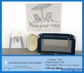 Maison de campagne lumineuse spacieuse dans impasse au calme a proximité d'un chateau deux vérandas grand jardin cabane pour vélos, pres Port en Bessin et Bayeux, proche plages du débarquement - Image 4