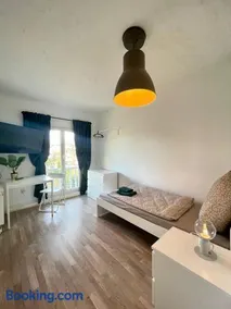 Geräumige Altbauwohnung mit 4 Schlafzimmern - Image 1