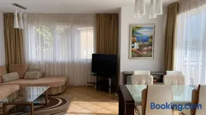 Bellevue Beachfront Paradise - Image 3