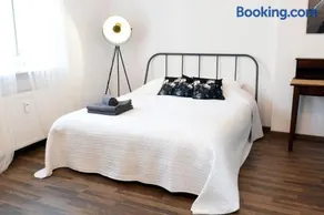 Old Town Studio Apartment - Image 3
