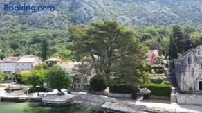 Apartment on the shore of the bay of Kotor with free Wi-Fi - Image 3