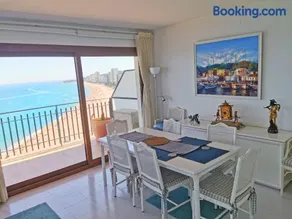 Spacious seafront apartment - Image 5