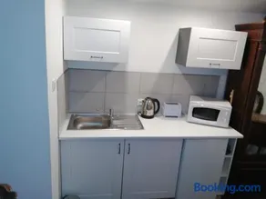 Gatekeepers Cottage Tiny House - Image 3