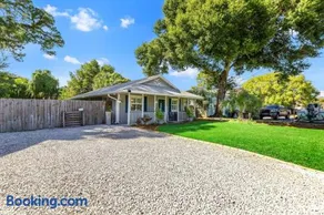 The Blue Bungalow - Image 2