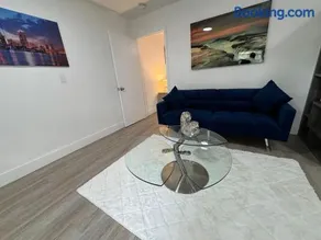 Modern Apartment Miami Oasis - Image 4