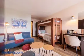 No 8 Bed & Bar - Image 5