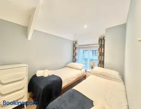 Sheplegh Court Charming Cottage and Pools within Stunning Grounds - Image 5