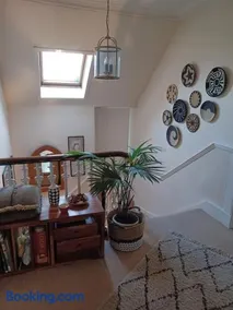Strome Lodge - Image 2