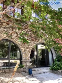 Maison accueillante à Saint-André-de-Cruzières avec piscine partagée - Image 2