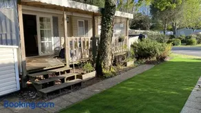 Mobil Home Premium avec vue sur le lac - Image 1