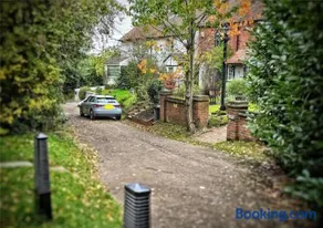 Parkgate Cottage Countryside Stay at Chelsfield Retreat - Image 2