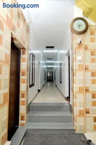 Royal Lodge - Image 2