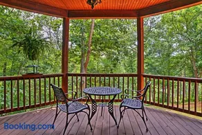 Cozy Scottsville Cottage w/ River Views & Gazebo! - Image 3