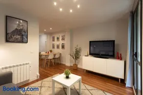 PRECIOSO APARTAMENTO EN PLENO CASCO VIEJO - Image 1