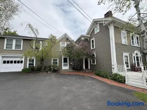Commanders Cabin, quaint apt steps to downtown - Image 1