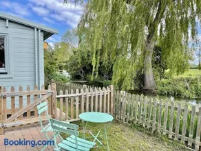 Willow Tree Lodge - Cosy lodge in the heart of the Kent countryside - Image 5