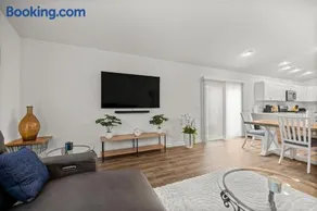 Cozy 2BR Near Eastport Town Square & Middleton - Image 3