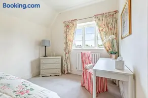 Fieldview Cottage - Image 2