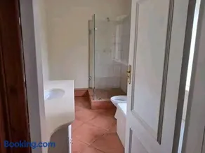 Universtas Guest House - Image 2