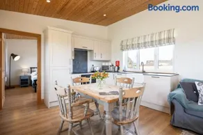 Toms Eco Lodge at Tapnell Farm - Image 5