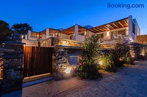 Pefki Luxury Suites - Image 3