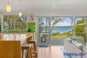 Stargazer Cottage Waterfront Reserve - Image 2