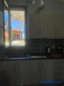 Small House - Image 2