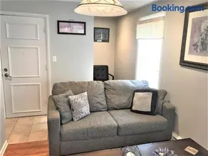 Apartment Sleeps 4 with Free Parking - Image 2
