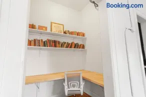Library Square Suites - Image 2