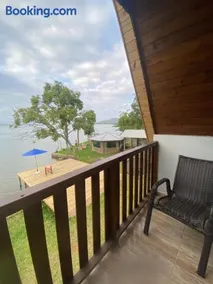 Chalé na beira da lagoa com vista - Image 4