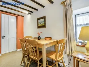 Widows Cottage - Image 5