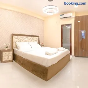 2 room serviced apartment - Image 2