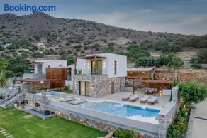 Zeus Luxury Villas - Image 1