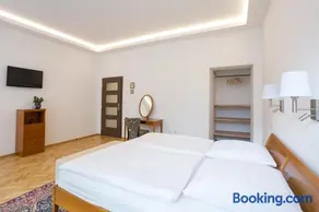 Luxusní velký apartmán s terasou v centru Litomyšle - Image 4
