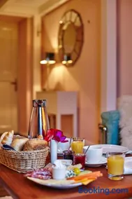 Hadley's Bed and Breakfast - Image 1