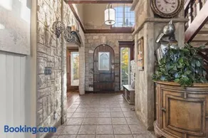 Country Escape - Acreage Home with Park - Image 3
