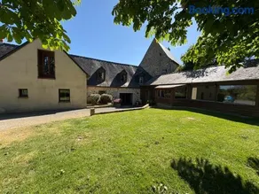 Gîte rural spacieux avec piscine - Image 1