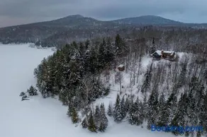 Secluded 3-bedroom log home that borders VT state park - Image 3