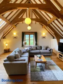 The Oak Barn - Image 2