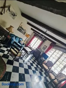 Maison atypique - Image 1